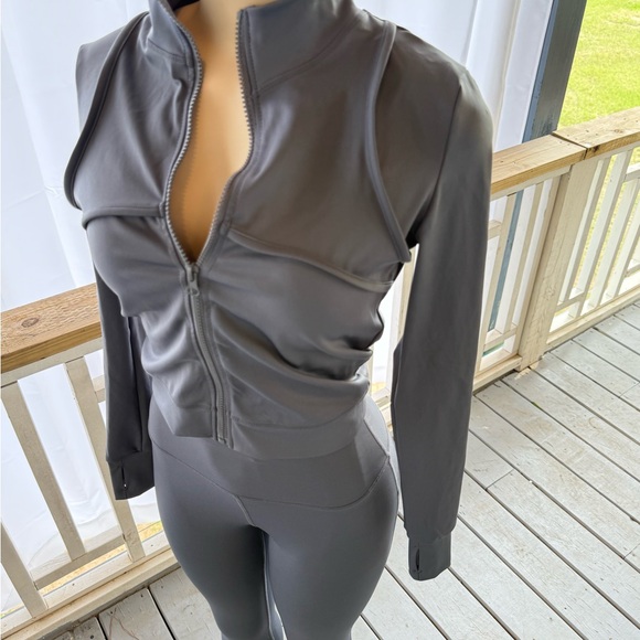 Gray Zip-Up Activewear Set - Picture 1 of 11